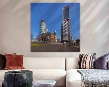 Hotel New York in Rotterdam tussen twee flats