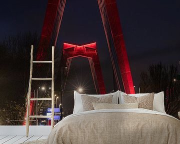 De Willemsbrug in Rotterdam in de nacht (verticaal) van MS Fotografie | Marc van der Stelt