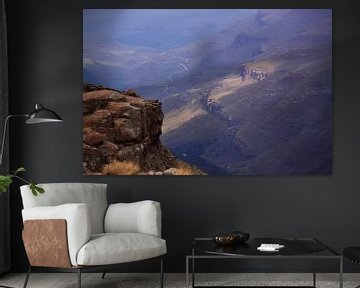 Die Landschaft der Drakensberge in Südafrika von Bobsphotography