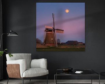 Zonsondergang en volle maan bij Hoeksmeer, Garrelsweer, Groningen, Nederland van Henk Meijer Photography