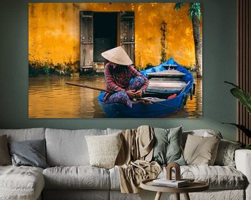 Blauwe boot in oranje straten van Hoi An van Eveline Dekkers