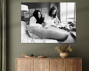 John Lennon and Yoko Ono at the Hilton Hotel in Amsterdam, 25th March 1969 (b/w photo) by Bridgeman Images