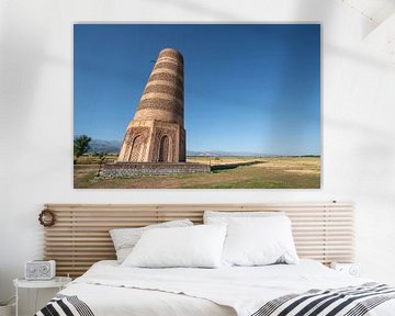 Der Burana-Turm in Kirgisistan an einem sonnigen Tag von Mickéle Godderis