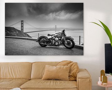 Motorfiets bij de golden gate brug in San Francisco van Atelier Liesjes