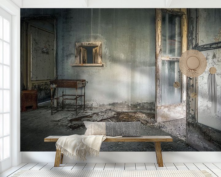 Sfeerimpressie behang: Tandkliniek aanmeldpunt in Pipyat van Karl Smits