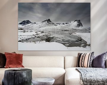 Bergen op het eiland Senja in Noord-Noorwegen tijdens een koude winterdag van Sjoerd van der Wal