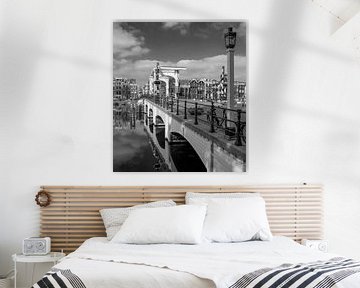 Magere brug in Amsterdam van Foto Amsterdam/ Peter Bartelings