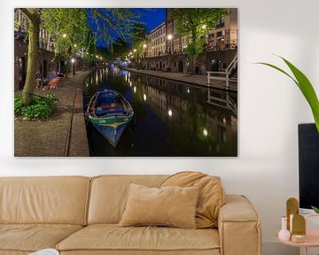 Oudegracht Utrecht tijdens de avondschemering van Russcher Tekst & Beeld