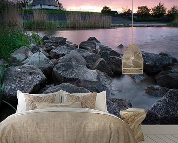 Violetter Sonnenuntergang mit Mühle