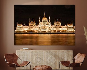 Hungarian Parliament in Budapest at night by Noé Pierre