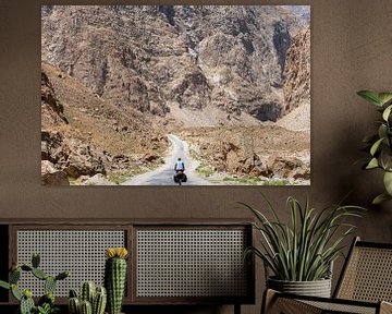 Solo fietser op de Pamir Highway van Jeroen Kleiberg