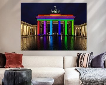 Brandenburger Tor und Pariser Platz in  Berlin in besonderem Licht