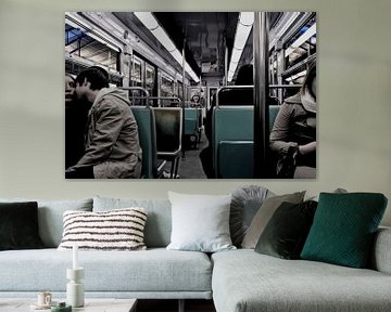 Foto in de metro in Parijs. van Therese Brals