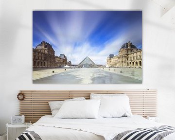 Louvre long exposure