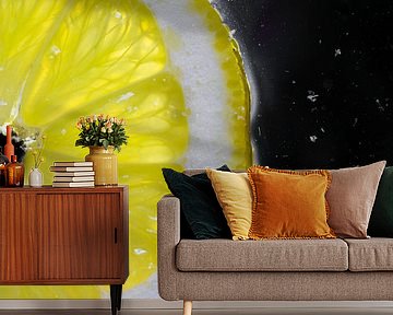 Lemon in water by Nynke Altenburg