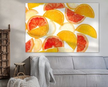 Pieces of citrus fruit van Isa Dolk