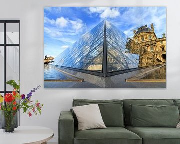 Réflexion sur la pyramide du Louvre sur Dennis van de Water