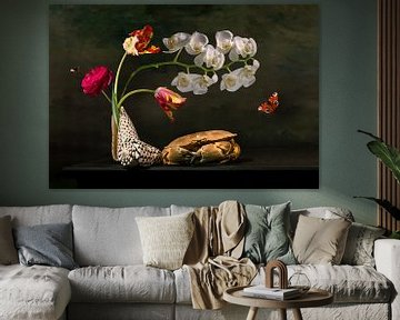 Nature morte en fleurs avec tulipes et vie marine sur Flower artist Sander van Laar