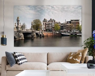 Blauwbrug over de Amstel, Amsterdam. van Lorena Cirstea