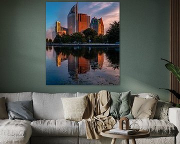 Den Haagse Skyline Reflectie van Kevin Coellen