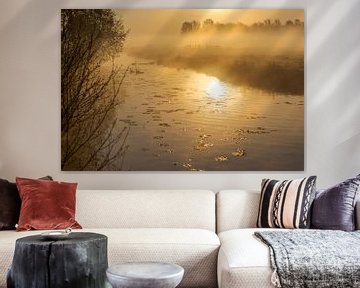Stimmungsvoller goldener Sonnenaufgang mit Nebel im Alblasserwaard von Beeldbank Alblasserwaard