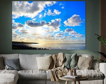 Wolkenpracht bij Moddergat, uitzicht over de waddenzee. van Mark van der Werf