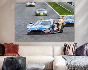 Ford GT Chip Ganassi Racing Rennwagen fährt schnell in Spa Francorchamps von Sjoerd van der Wal