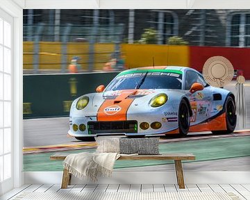 Porsche 911 RSR GTE racewagen rijdend op Spa Francorchamps. van Sjoerd van der Wal Fotografie