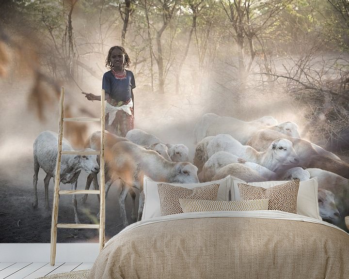 Sfeerimpressie behang: Meisje dat met haar geiten thuis komt | Ethiopië van Photolovers reisfotografie