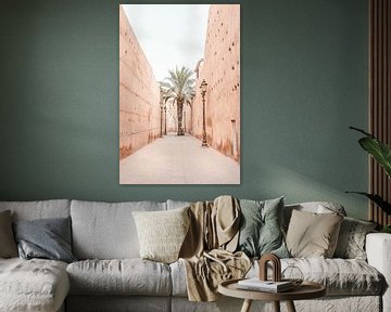 Un palmier dans la Médina de Marrakech sur Leonie Zaytoune