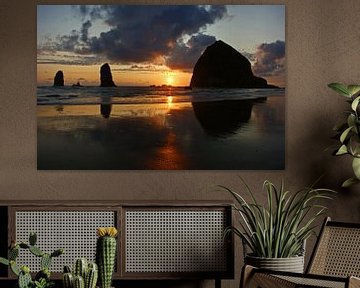Sonnenuntergang, Haystack Rock, Cannon Beach von Jeroen van Deel