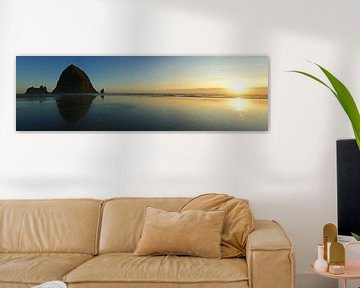 Haystack Rock, Cannon Beach, bij zonsondergang van Jeroen van Deel