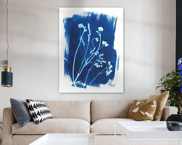 Wilde bloemen in blauw van Karin van der Vegt