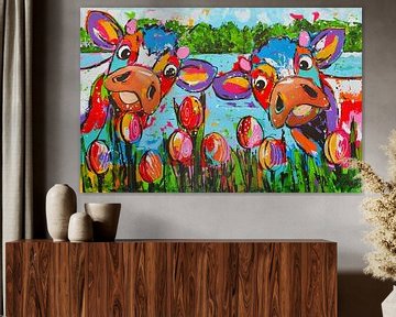 Des vaches joyeuses avec des tulipes sur Vrolijk Schilderij