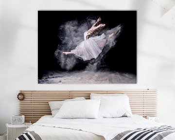 Cloud Dancer, Pauline Pentony MA van 1x