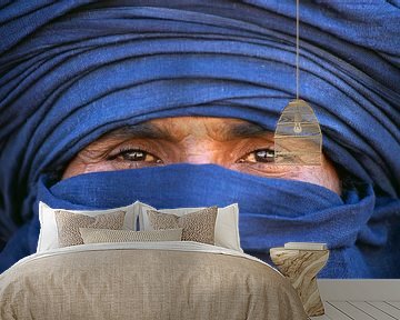 Sahara woestijn.  Portret van Toeareg man. van Frans Lemmens