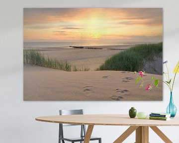 Zonsondergang boven Hollands strand van FotoBob