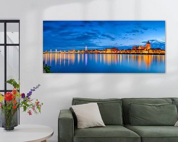 Skyline de la ville de Kampen au bord de la rivière IJssel en soirée sur Sjoerd van der Wal Photographie