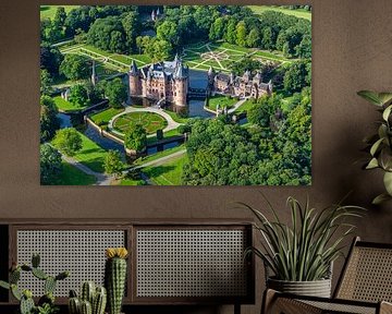 Luchtfoto van kasteel De Haar in Haarzuilens.