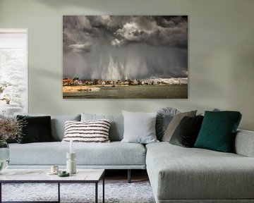 Bedrohlicher Himmel und Hagelsturm über Durgerdam von Frans Lemmens