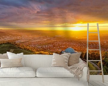 Sonnenuntergang über der Grabkapelle am Württemberg in Stuttgart mit Blick auf die Stadt von Capture ME Drohnenfotografie