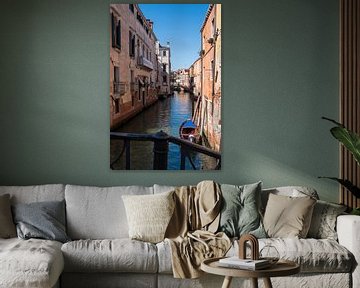 waterstraatje Venetië van Mirjam Welleweerd