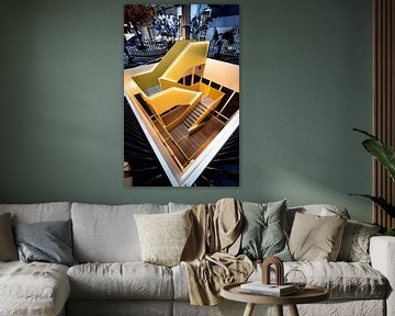 Gelbe Treppe in Zimmergenosse Bruno, Rotterdam von vedar cvetanovic