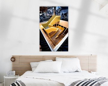 Gele trap in Roommate Bruno, Rotterdam van vedar cvetanovic