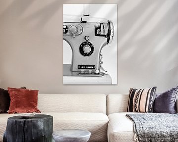 Foto eines Teils einer Retro-Nähmaschine in Schwarzweiß von Therese Brals