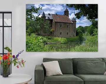 Kasteel Waardenburg aan het water van Petra Vastenburg