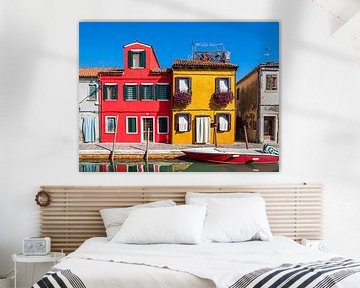 Des bâtiments colorés sur l'île de Burano près de Venise sur Rico Ködder