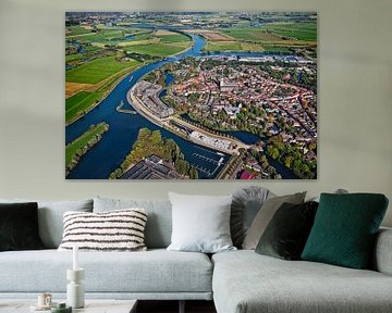 Luchtfoto van Doesburg aan de IJssel rivier van Frans Lemmens