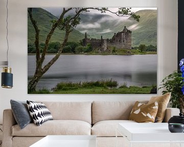 Het Kilchurn kasteel op een rustige vroege ochtend in de zomer van Anges van der Logt