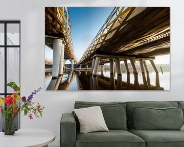 De Royal Welch Bridge spoorbruggen over de rivier de Dieze in s'-Hertogenbosch, Nederland van Marcel Bakker